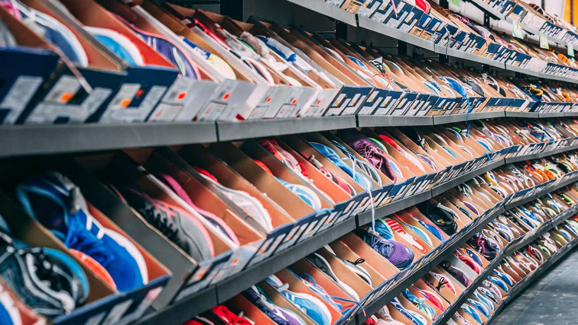 Inside 스니커즈 리셀 마켓(Inside Sneakers Resell Market)