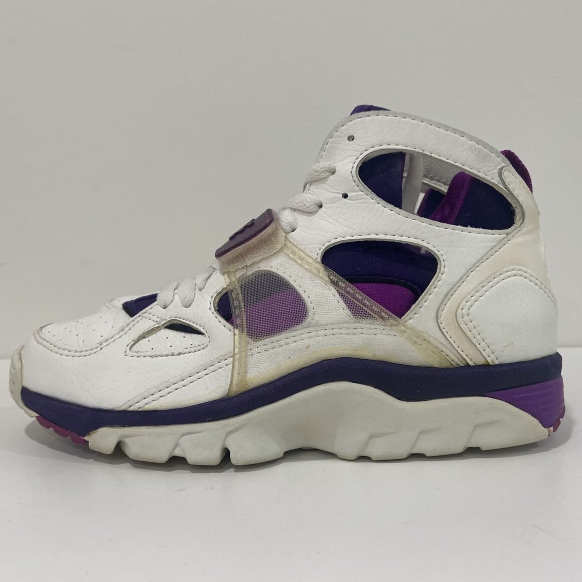 IMEVA 스니커즈(IMEVA Sneakers) / photo by simonlab52