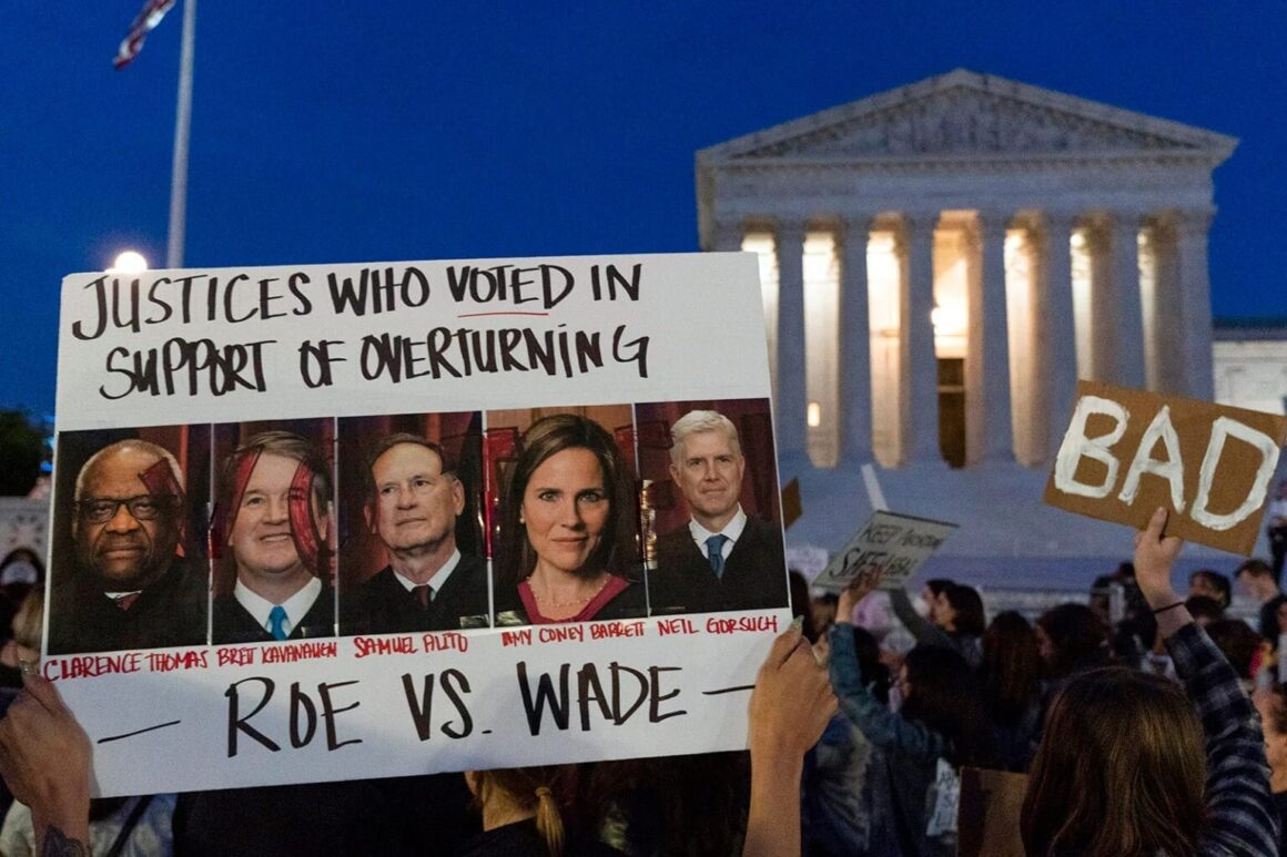 로 대 웨이드 판례 폐기 이후 React to Supreme Court Move to Overturn Roe v. Wade