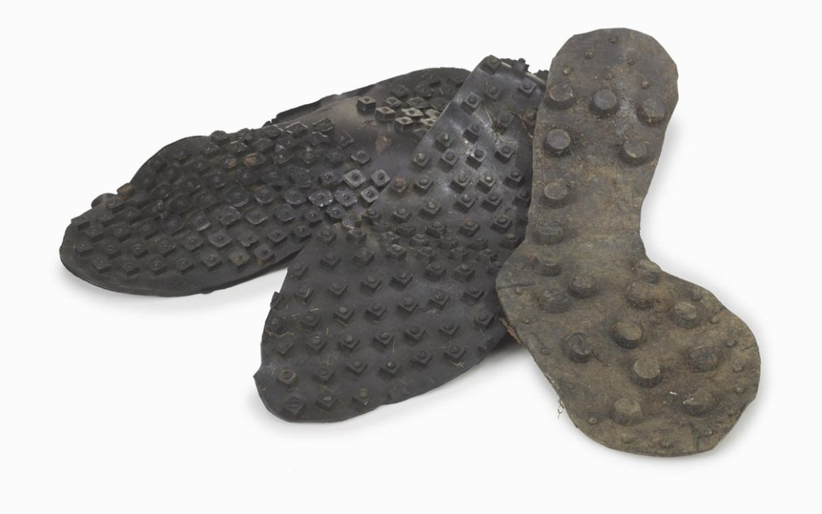 초기의 나이키 와플 솔(early Nike Waffle Sole)/Nike and On Running Parallel Theory