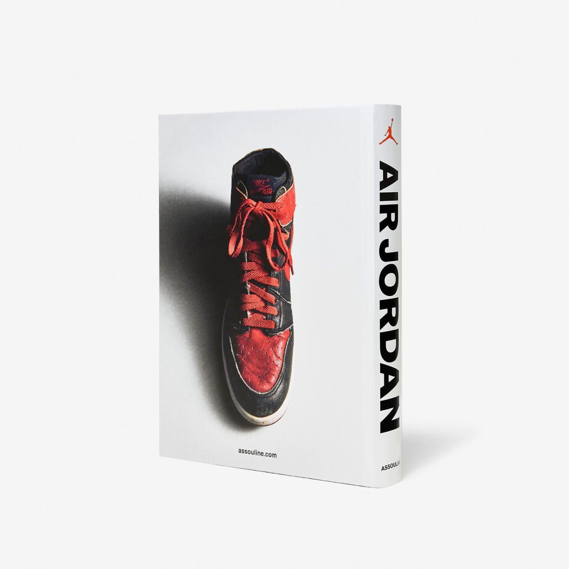 애슐린 출판사가 제작한 에어 조던 서적 ≪AIR JORDAN≫ 클래식 에디션(Classic Edition)