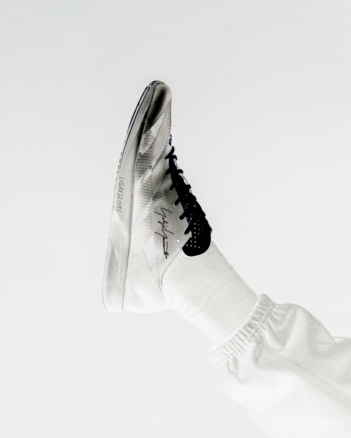2026 상반기 베스트 스니커즈, Y-3 아디제로 RC6(Y-3 adizero RC6) 8