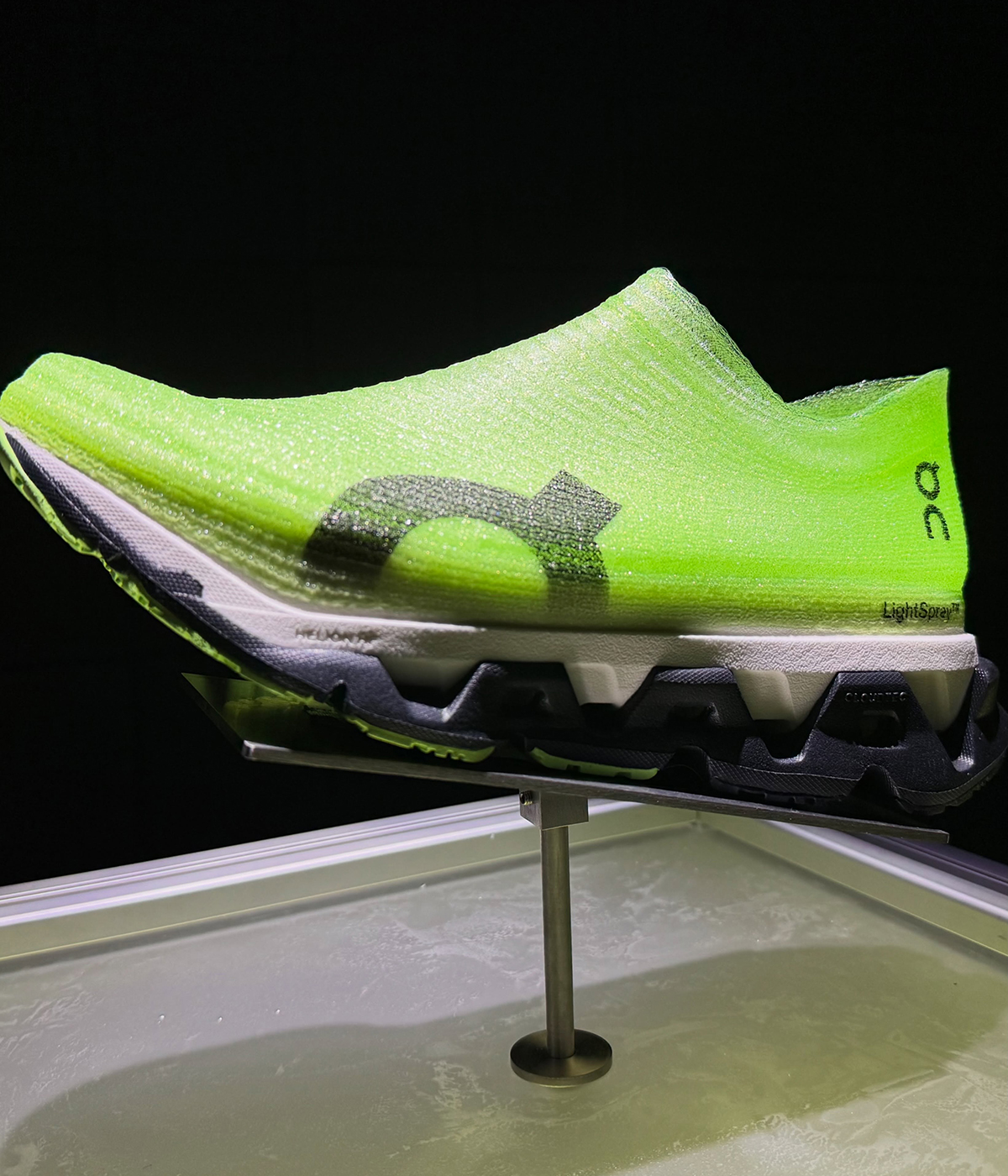 온 러닝의 라이트스프레이는 어디로 향할까? On Running LightSpray: Where Does the Innovation Go From Here? 10